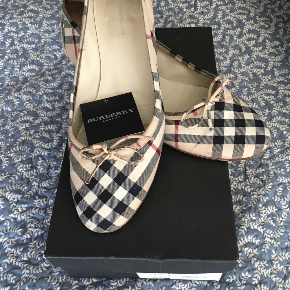 Burberry flats, Size 7 1/2B (37.5)
